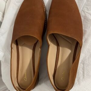 Clarks Women's Tan Leather Flats